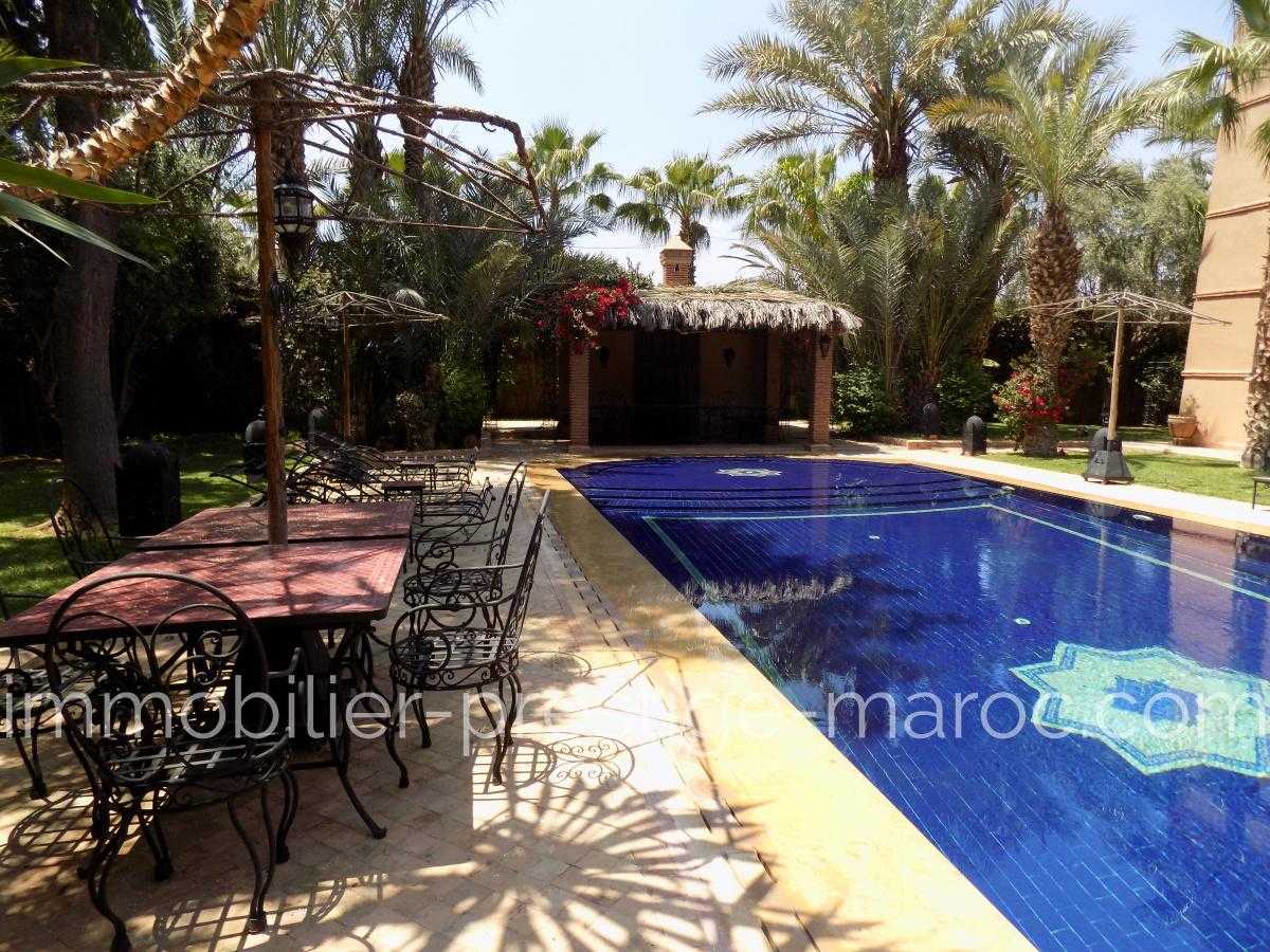 Villa Surface 1 200 m²