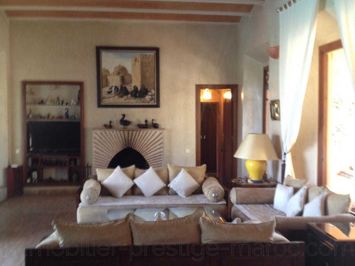 Villa Ground area 1 200 m²