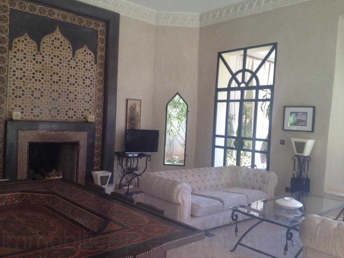 Villa Area 600 m²