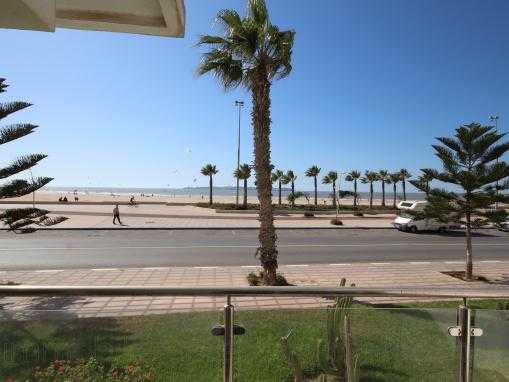 Splendide appartement dans une résidence  avec piscine au bord de la mer 