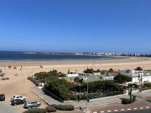 Spacieux appartement avec terrasse vue mer dans un immeuble de standing