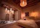 Villa Entièrement restauré et décoré avec beaucoup de gout ce bien est idéal pour une maison en location saisonnière ou un lieu de villégiature tout confort dans la campagne berbére. Les 4 chambres spacieuses et l\'ensemble de la villa sont meublés et équipés, il ne restera plus qu\'à faire les courses. Avantages