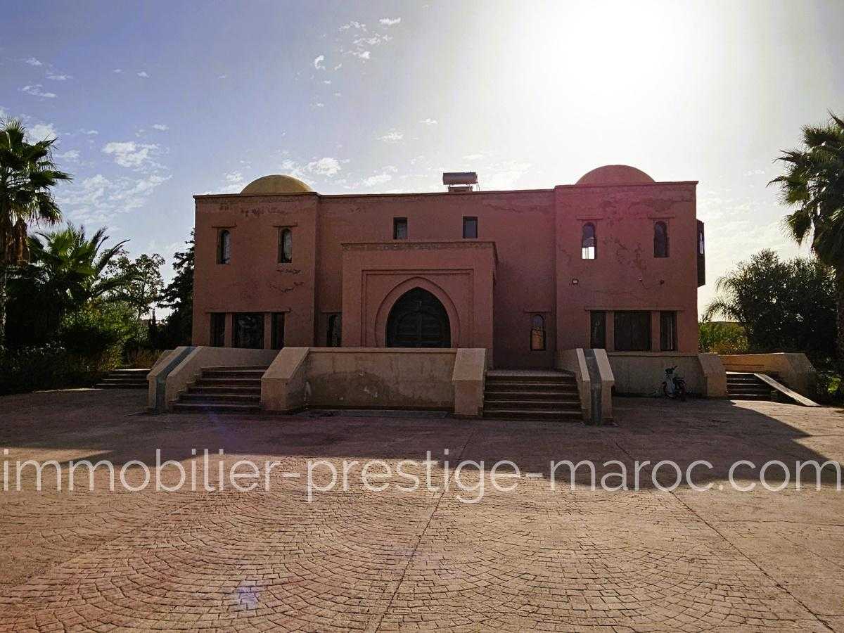 Maison d'hôtes Surface 2 225 m²