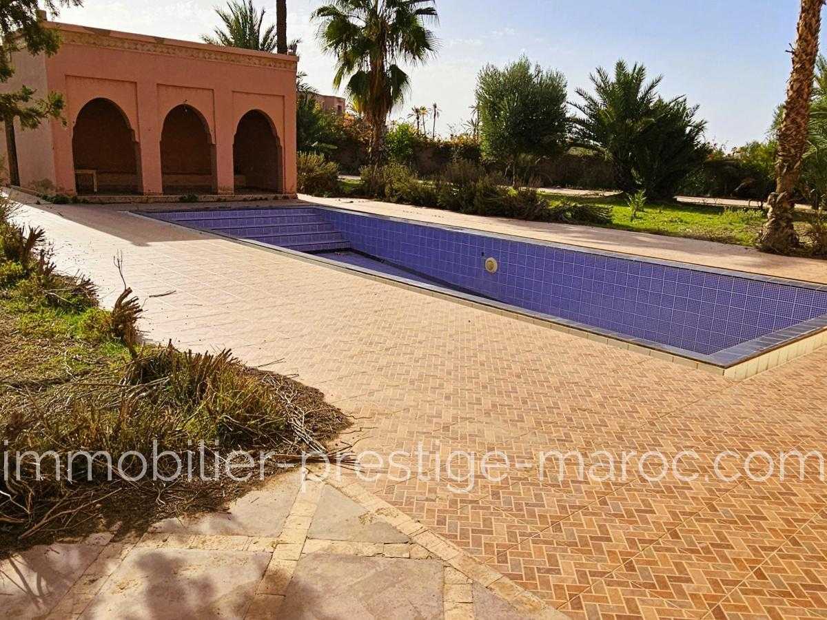 Maison d'hôtes Surface du Terrain 12 500 m²